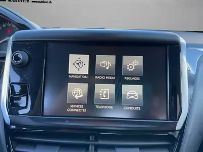 Peugeot 208 1.2 PureTech Access — Citadine fiable, faible kilométrage, équipée navigation — Thumbnail 16