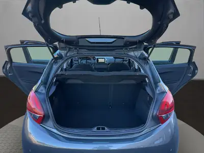 Peugeot 208 1.2 PureTech Access — Citadine fiable, faible kilométrage, équipée navigation — Thumbnail 19