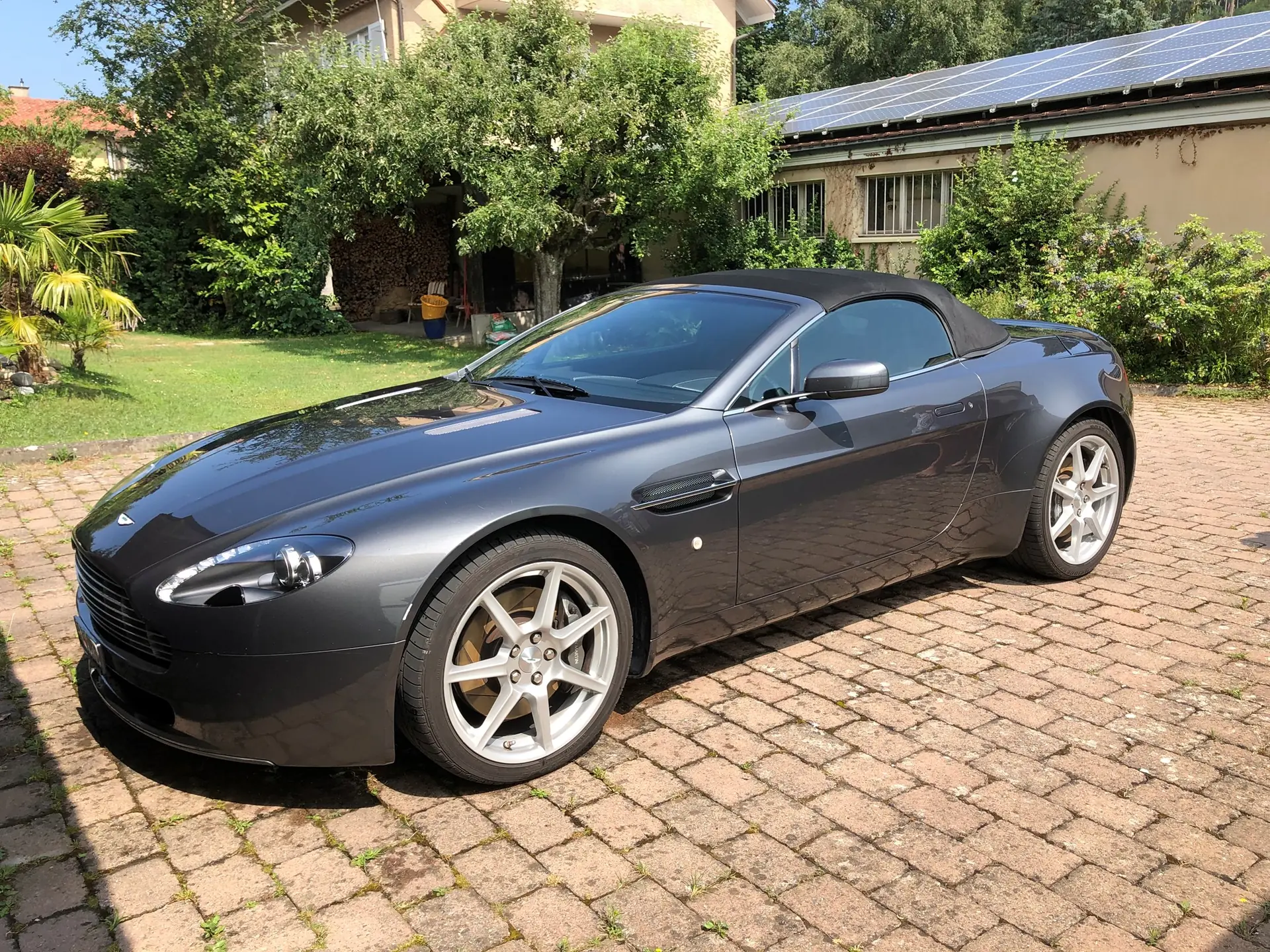 Aston Martin V8 Vantage 4.3 — Cabriolet légendaire, 59000 km, moteur V8 atmosphérique — Außenansicht