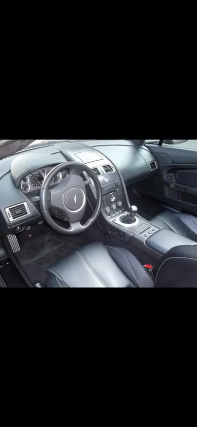 Aston Martin V8 Vantage 4.3 — Cabriolet légendaire, 59000 km, moteur V8 atmosphérique — Innenraum