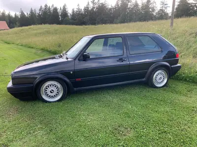 VW Golf G60 Edition One Wolfsburg 1991 — Coupé compact culte, 160 ch pétillants — Miniatura 10