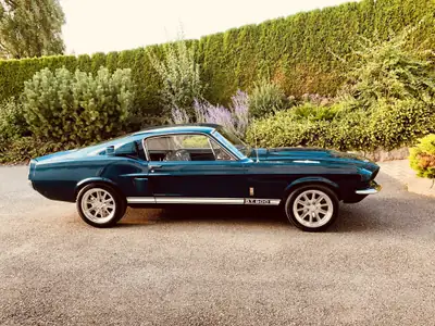 Ford Mustang Shelby GT 500 1967 — Légende américaine, moteur 364 ch — vista esterna