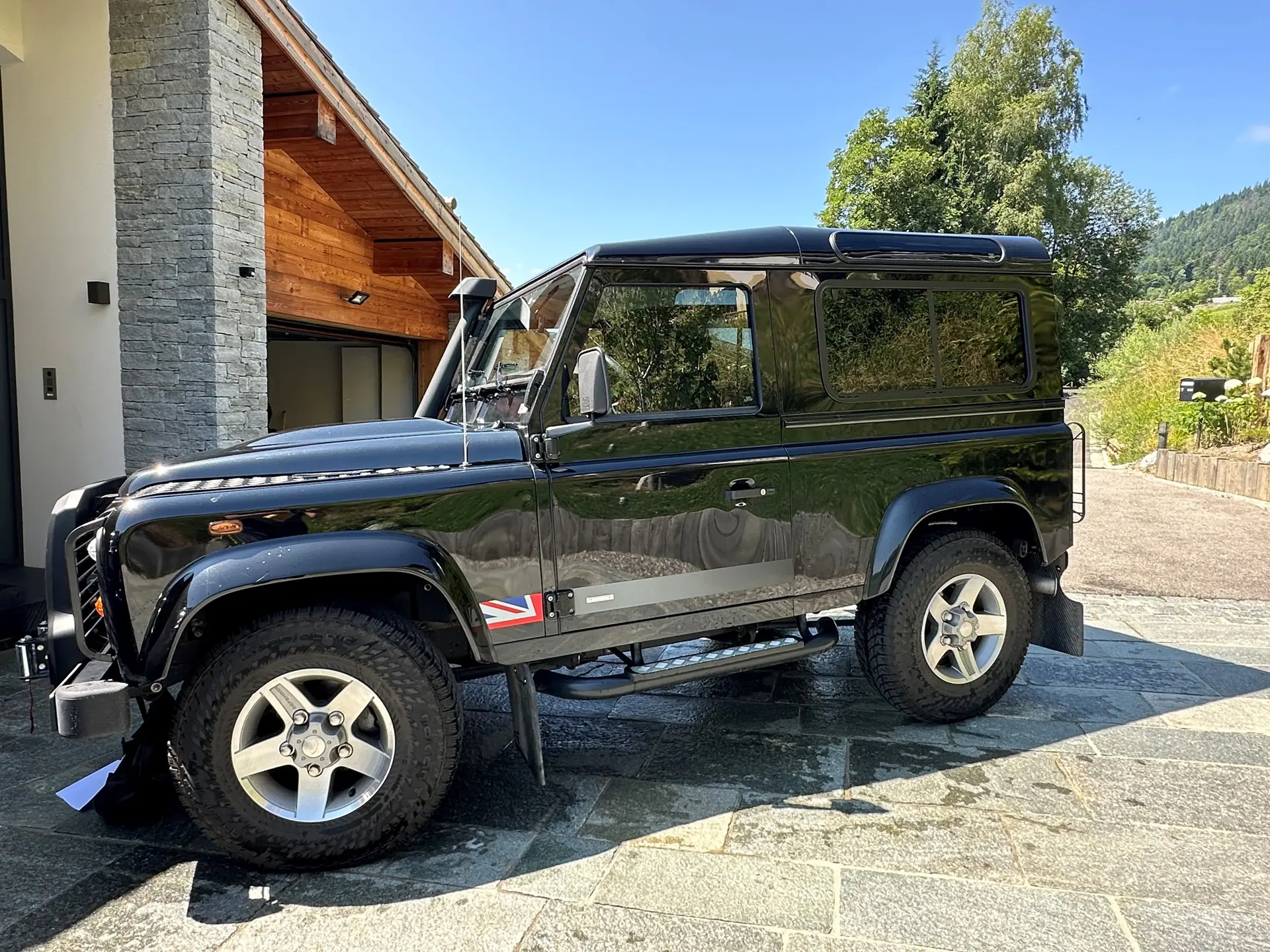 Land Rover Defender 90 TD4 — Légende incontournable du tout-terrain, seulement 17'000 km — vista esterna