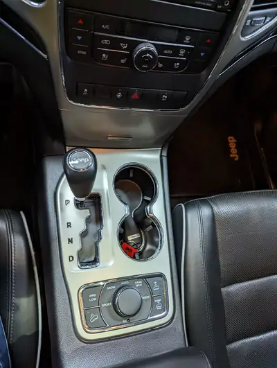 Jeep Grand Cherokee 3.0 CRD Overland — SUV premium diesel, 241 ch, sans sinistre — Miniature 15