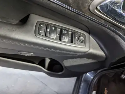 Jeep Grand Cherokee 3.0 CRD Overland — SUV premium diesel, 241 ch, sans sinistre — Miniature 17