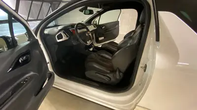 DS3 1.6 VTi SO Chic — Citadine française élégante, entretien impeccable, 113'000 km — Miniatura 10