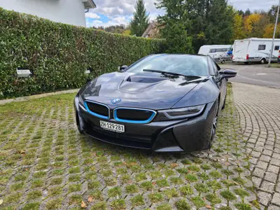 BMW i8 Coupé 2017 — Hybride rechargeable haute performance, seulement 105'000 km — Außenansicht