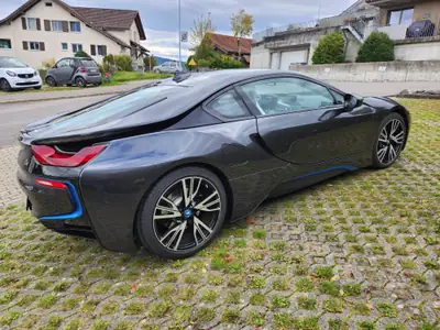 BMW i8 Coupé 2017 — Hybride rechargeable haute performance, seulement 105'000 km — Innenraum
