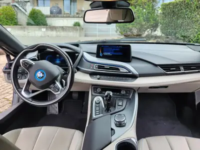 BMW i8 Coupé 2017 — Hybride rechargeable haute performance, seulement 105'000 km — Miniatur 9