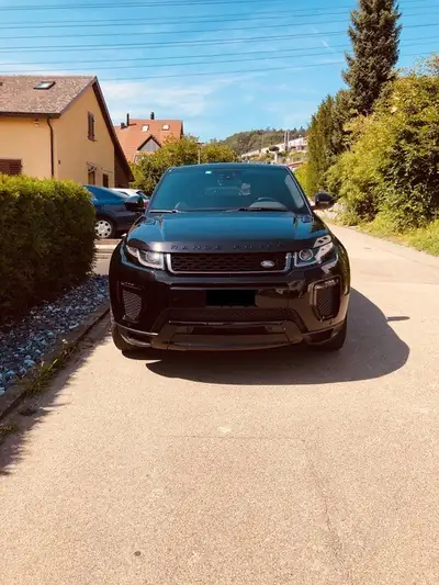 Land Rover Range Rover Evoque 2.0 Si4 — SUV compact premium, Pack Black Design, 4x4 intégral — rear view