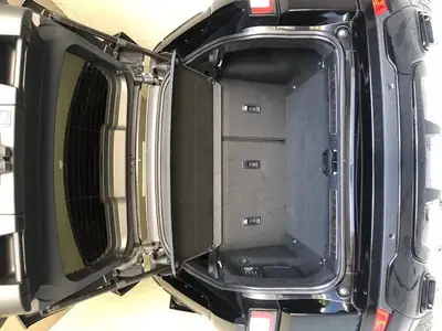 Land Rover Range Rover Evoque 2.0 Si4 — SUV compact premium, Pack Black Design, 4x4 intégral — detail
