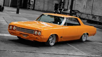 Oldsmobile Cutlass F-85 1965 — Muscle car légendaire, frame-off restauré, V8 performant — arrière