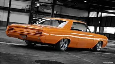 Oldsmobile Cutlass F-85 1965 — Muscle car légendaire, frame-off restauré, V8 performant — intérieur