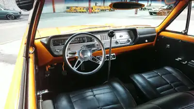 Oldsmobile Cutlass F-85 1965 — Muscle car légendaire, frame-off restauré, V8 performant — Miniature 11