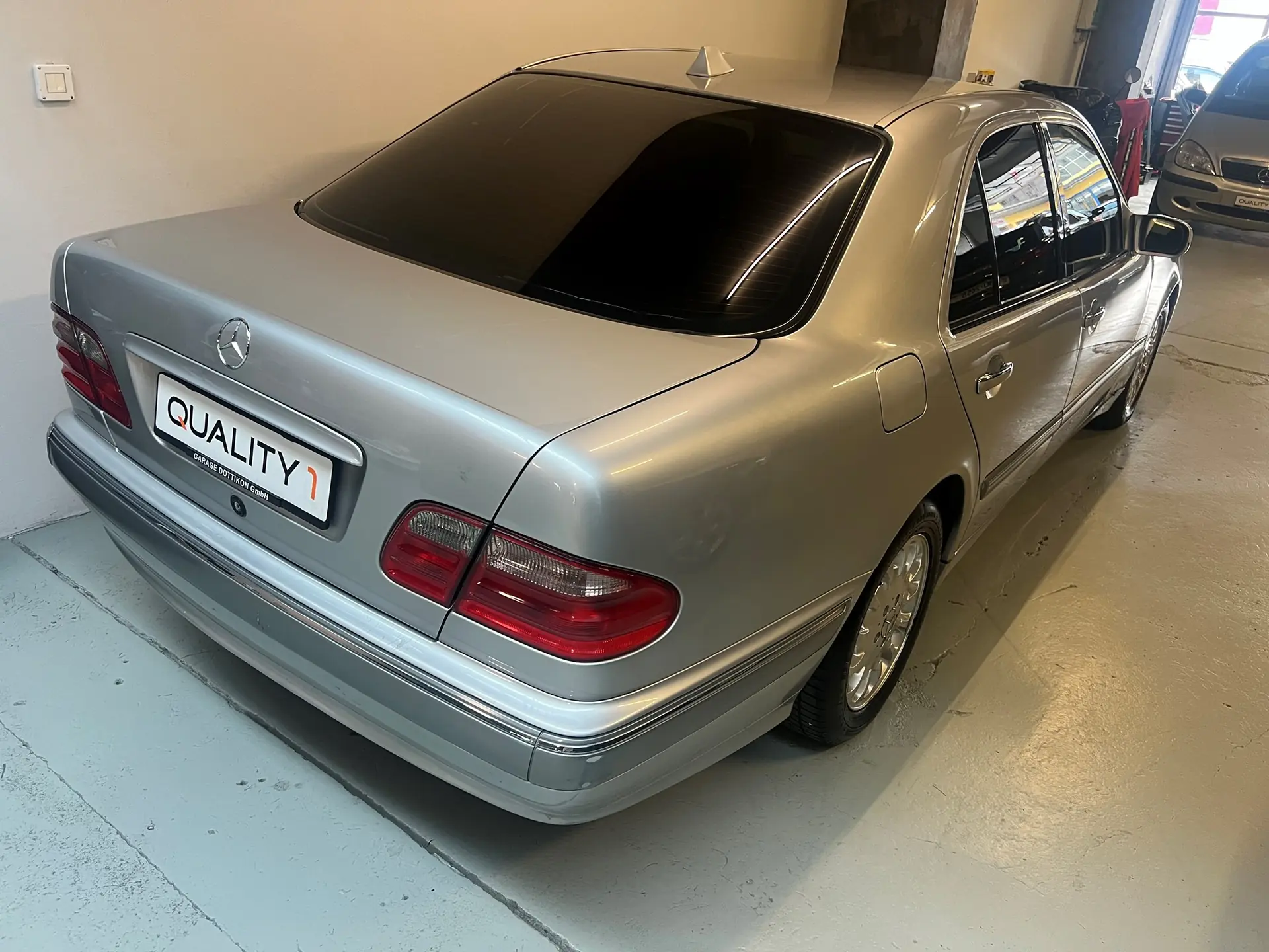 Mercedes-Benz E 320 2001 occasion Biel — 3