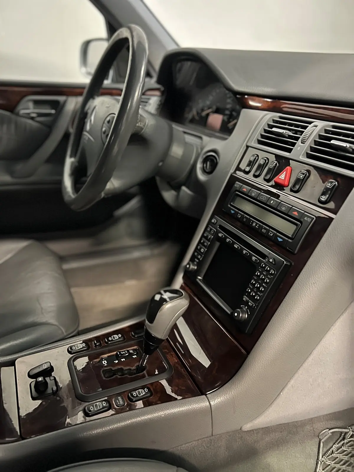 Mercedes-Benz E 320 2001 occasion Biel — 5