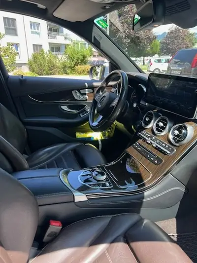 Mercedes-Benz GLC 250d AMG Line 4Matic — SUV premium diesel, entretien Mercedes garanti — Armaturenbrett