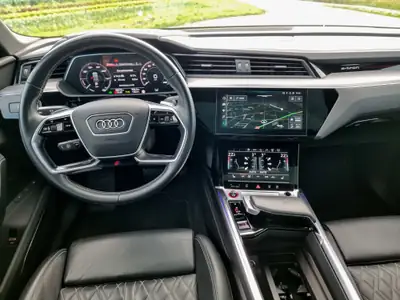 Audi e-tron S Sportback — SUV électrique 503 PS, batterie certifiée 93,6% SOH — Miniatura 9