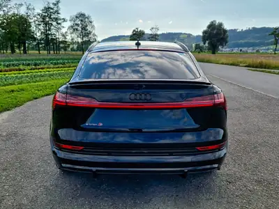 Audi e-tron S Sportback — SUV électrique 503 PS, batterie certifiée 93,6% SOH — Miniatura 8