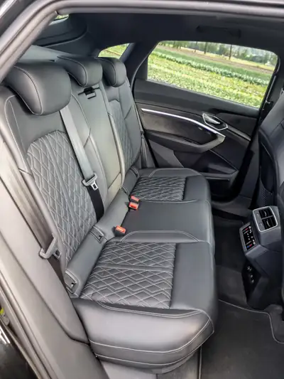 Audi e-tron S Sportback — SUV électrique 503 PS, batterie certifiée 93,6% SOH — Miniatura 11