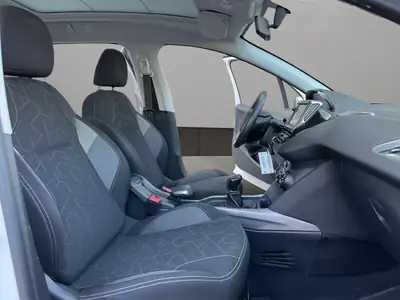 Peugeot 2008 1.2 VTi Access — Citadin polyvalent, essence économe et sans sinistre — Thumbnail 17