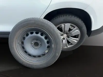 Peugeot 2008 1.2 VTi Access — Citadin polyvalent, essence économe et sans sinistre — Thumbnail 20