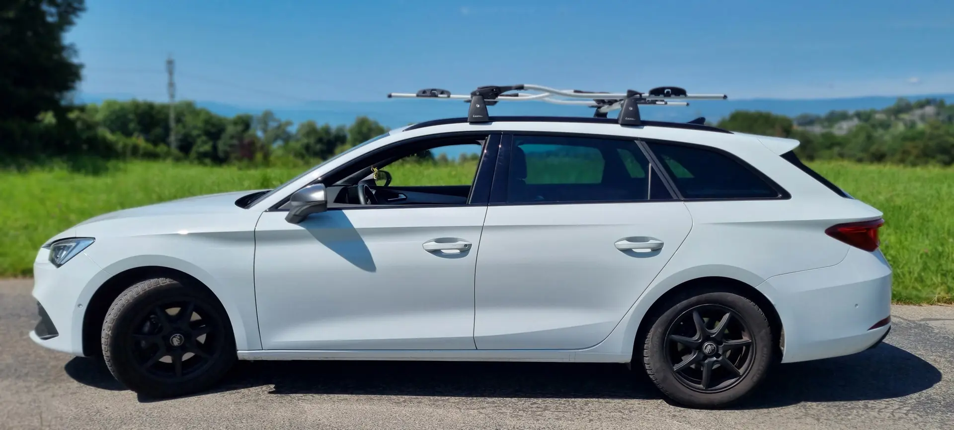 SEAT Leon ST 1.5 eTSI DSG 150 — Break hybride léger, 59 600 km seulement — Außenansicht