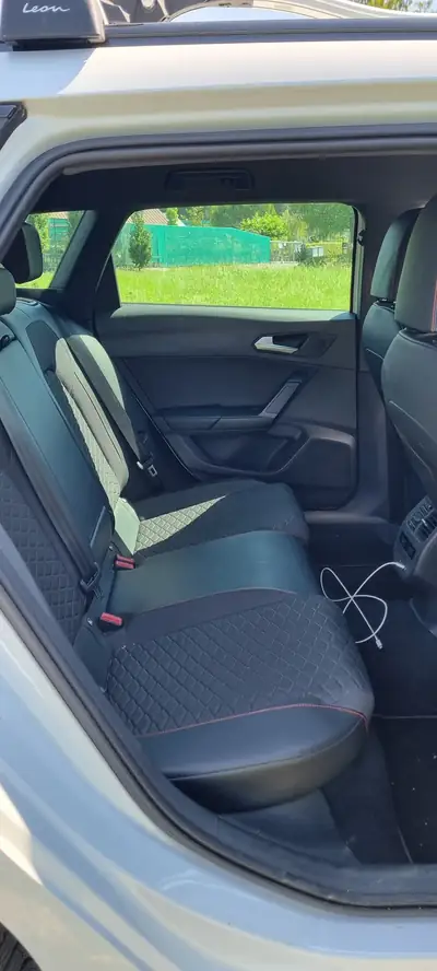 SEAT Leon ST 1.5 eTSI DSG 150 — Break hybride léger, 59 600 km seulement — Miniatur 10