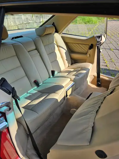 Mercedes-Benz SEC 500 — Coupé sportif mythique, 252 ch de légende — Miniatura 9