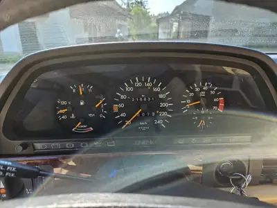 Mercedes-Benz SEC 500 — Coupé sportif mythique, 252 ch de légende — Miniatura 10