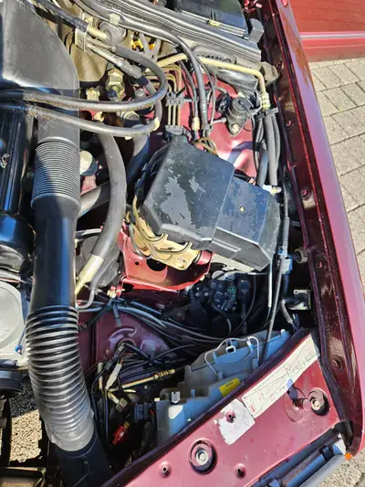Mercedes-Benz SEC 500 — Coupé sportif mythique, 252 ch de légende — Miniatura 13