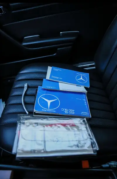 Mercedes-Benz SL 450 — Roadster mythique V8 1977, Premier propriétaire, 58 000 km originaux — intérieur