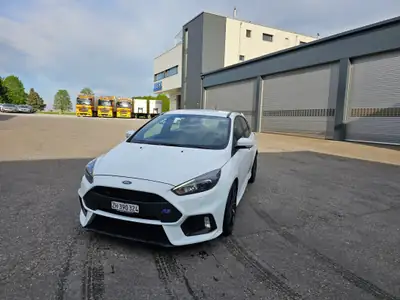 Ford Focus RS 2.3 EcoBoost AWD — 350 ch, performance et sportivité garanties — vue extérieure