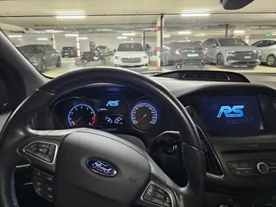 Ford Focus RS 2.3 EcoBoost AWD — 350 ch, performance et sportivité garanties — détail