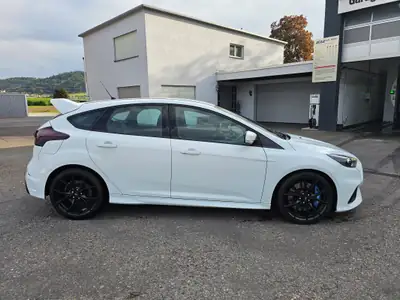 Ford Focus RS 2.3 EcoBoost AWD — 350 ch, performance et sportivité garanties — intérieur