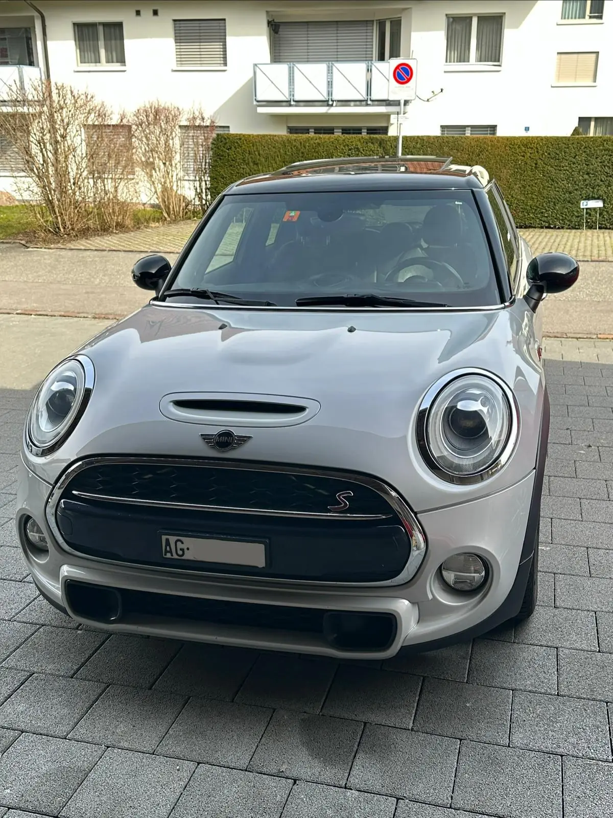 MINI Cooper S F55 — Britannique pétillante, 192 ch et panoramique toit ouvrant