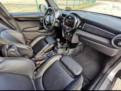 MINI Cooper S F55 — Britannique pétillante, 192 ch et panoramique toit ouvrant — Miniatura 9