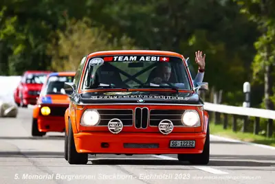 BMW 2002 Tii 1974 — Légende des années 70, look Jägermeister iconic — cruscotto