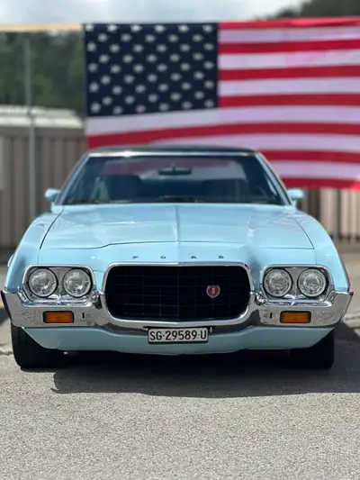 Ford Gran Torino 1972 — Muscle car légendaire, V8 6.6L, 85'000 km — fianco
