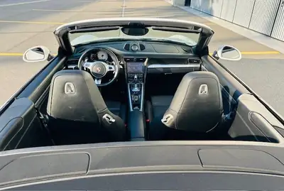Porsche 911 Cabrio Carrera S PDK — Cabriolet légendaire, 400 ch et toit ouvert — cruscotto