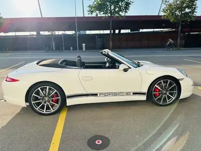 Porsche 911 Cabrio Carrera S PDK — Cabriolet légendaire, 400 ch et toit ouvert — interni