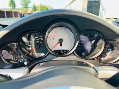 Porsche 911 Cabrio Carrera S PDK — Cabriolet légendaire, 400 ch et toit ouvert — dettaglio
