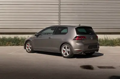VW Golf 2.0 TSI GTI Performance DSG — Sportive affûtée, 113'000 km, état impeccable — Heckansicht