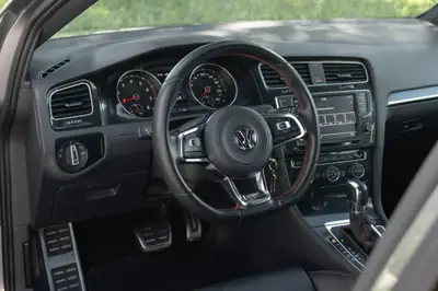 VW Golf 2.0 TSI GTI Performance DSG — Sportive affûtée, 113'000 km, état impeccable — Armaturenbrett