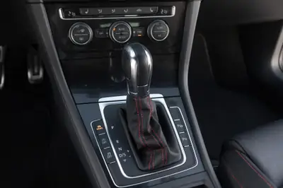 VW Golf 2.0 TSI GTI Performance DSG — Sportive affûtée, 113'000 km, état impeccable — Miniatur 11