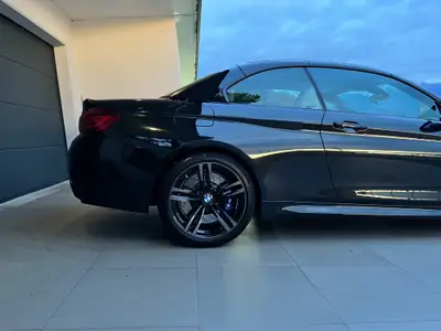 BMW M4 Cabriolet M Competition — 450 ch, état exceptionnel, faible kilométrage — Heckansicht