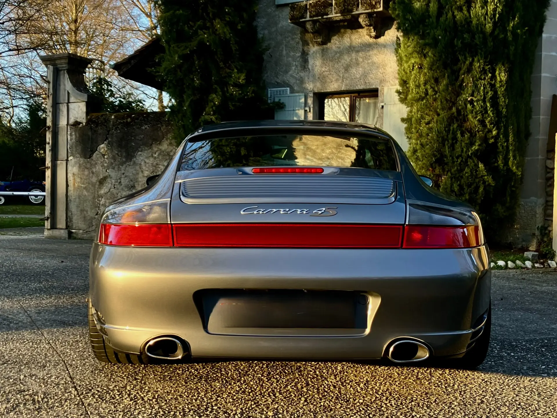Porsche 911 Carrera 4 S — Coupé mythique 2002, 320 ch, boîte manuelle, état exceptionnel