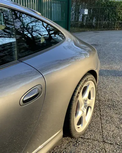 Porsche 911 Carrera 4 S — Coupé mythique 2002, 320 ch, boîte manuelle, état exceptionnel — intérieur