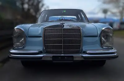 Mercedes-Benz 250 SE 1968 — Berline de prestige, moteur fiable, historique sans sinistre — Armaturenbrett