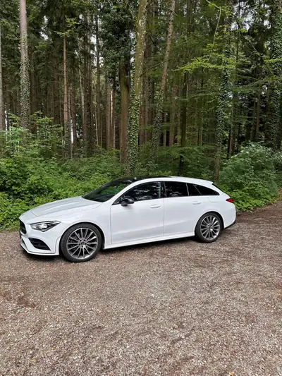Mercedes-Benz CLA 220 Shooting Brake — Élégance break diesel 4Matic, 70'000 km — fianco